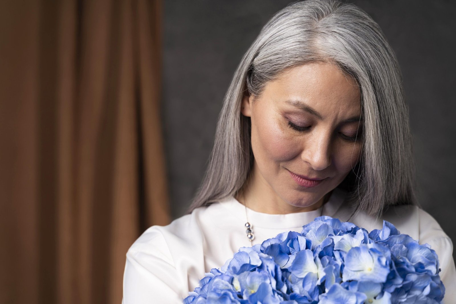 Embracing Menopause: A Woman's Mesmerizing Journey of Change and Empowerment Embracing Menopause
