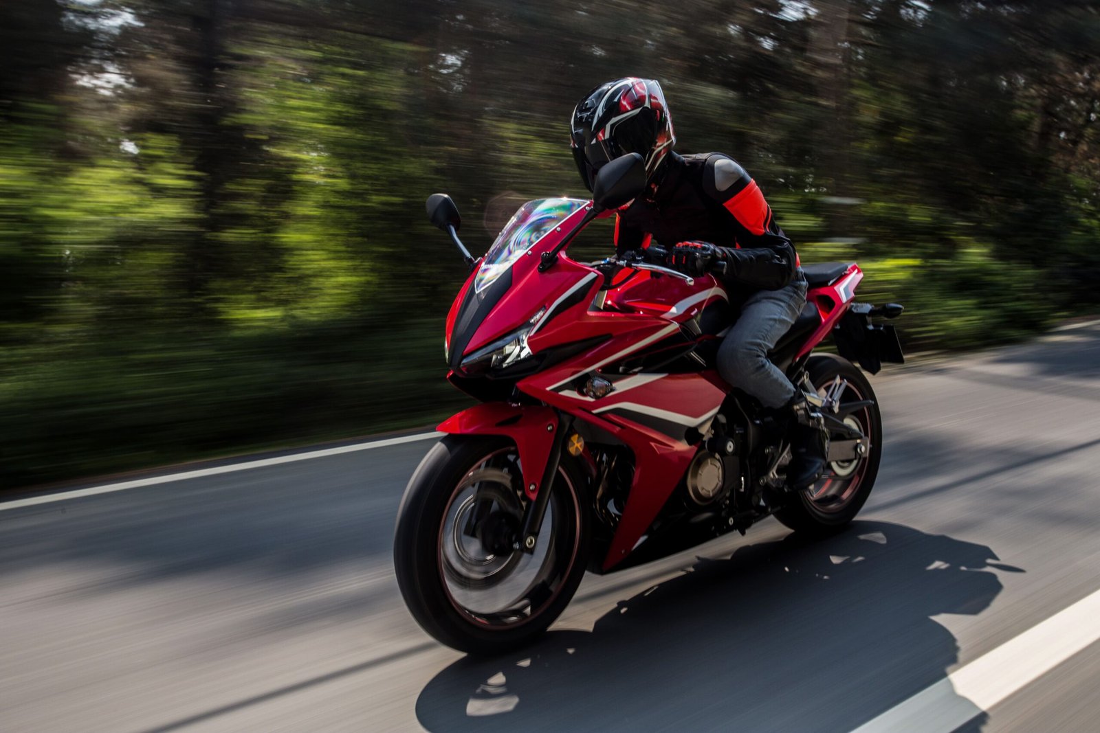 Top 5 Sports Bikes Under 3 Lakhs On-road Price in India (April-June 2024) Sports Bikes Under 3 Lakhs